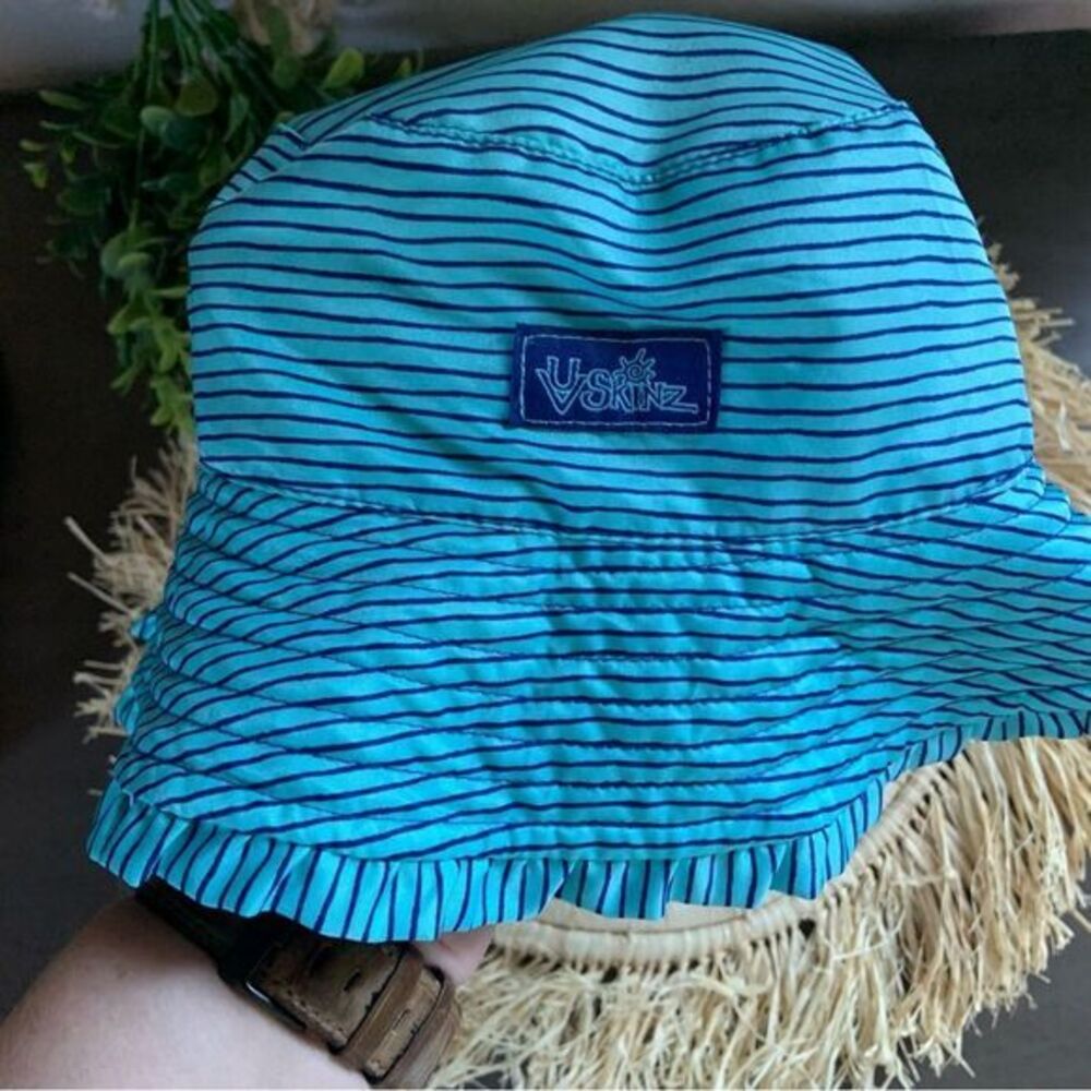 UV SKINZ Kids Reversible Bucket‎ Sun Hat Blue Stripes Pineapples Size 7 - Picture 2 of 7